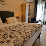 Logis Emeraude 호텔 콩폴랑