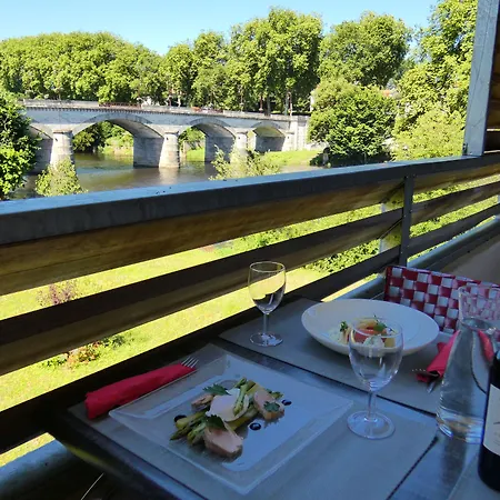 Logis Emeraude 2* Confolens