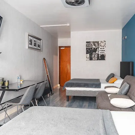 Hotel Logis Emeraude 2*