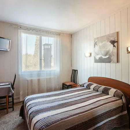 Logis Emeraude Hotel 2*