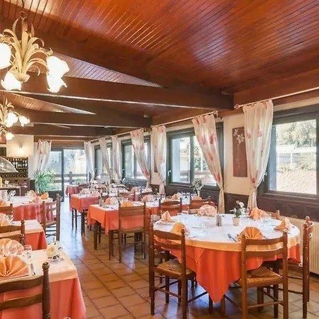 Logis Emeraude Hotel Confolens