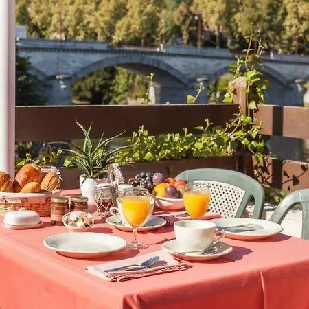 Logis Emeraude Hotel 2*
