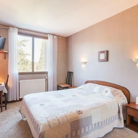 Logis Emeraude 2*