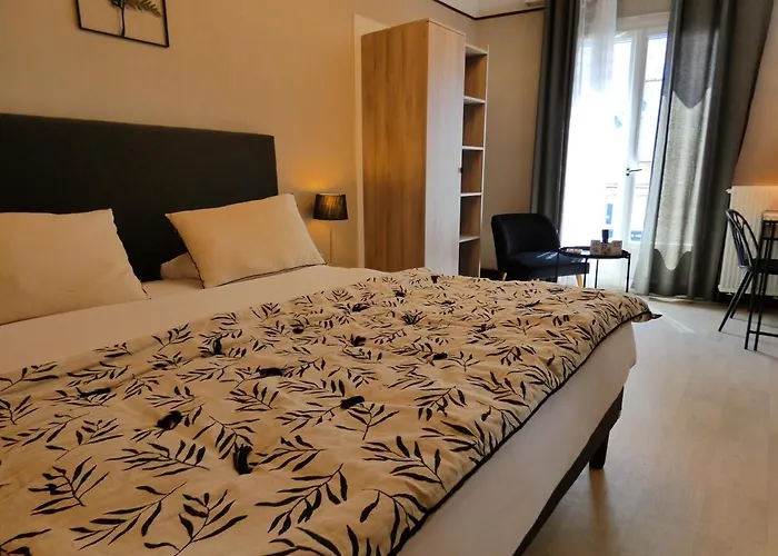 Logis Emeraude Hotel Confolens