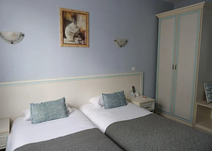 Logis Emeraude Hotel 2*